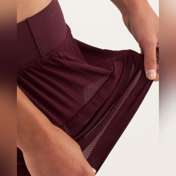 Lululemon Breath Of Fire Skirt Bordeaux Drama Burgundy Mini Yoga Activewear sz 2 - Picture 5 of 13